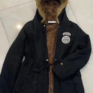 کاپشن کلاهدار