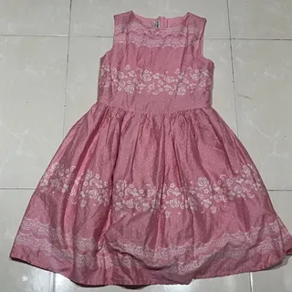 لباس بچگانه