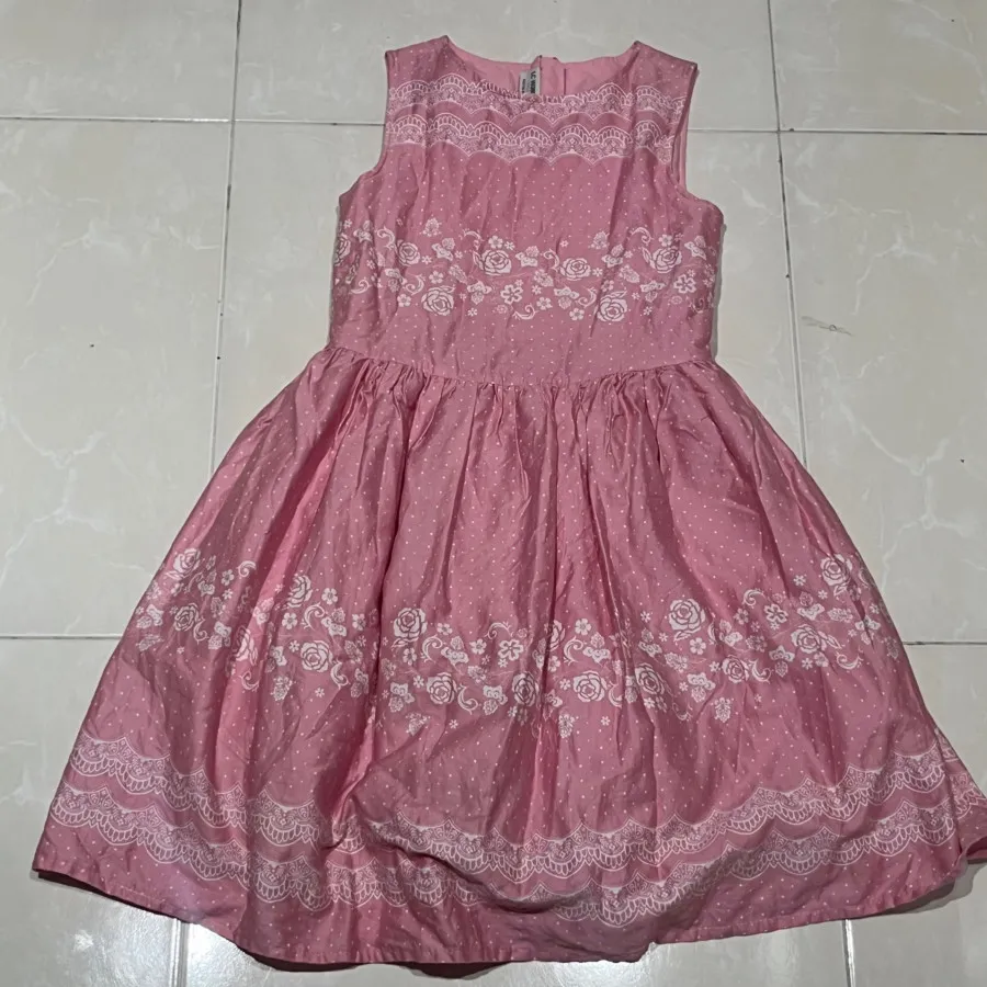 لباس بچگانه