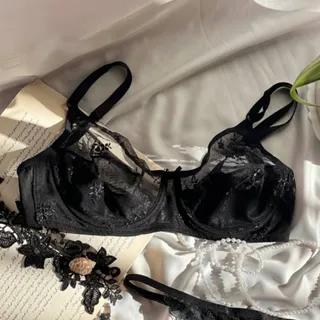 سوتین توری دانتل