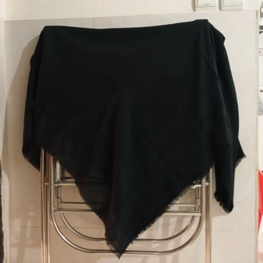 روسری مشکی نخی قواره دار