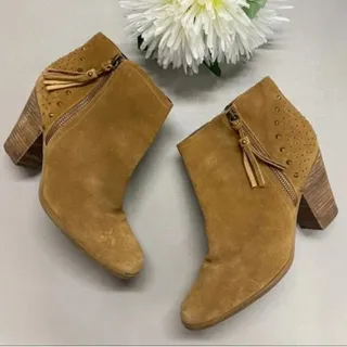 بوت جیر برند Guess