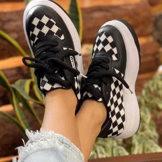 کتونی سفید مشکی