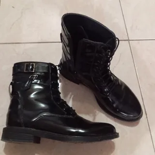 نیم بوت ورنی