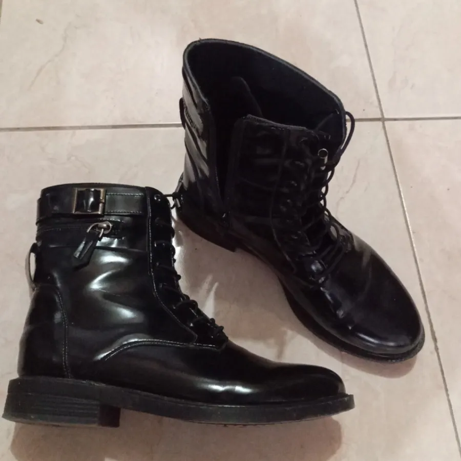 نیم بوت ورنی