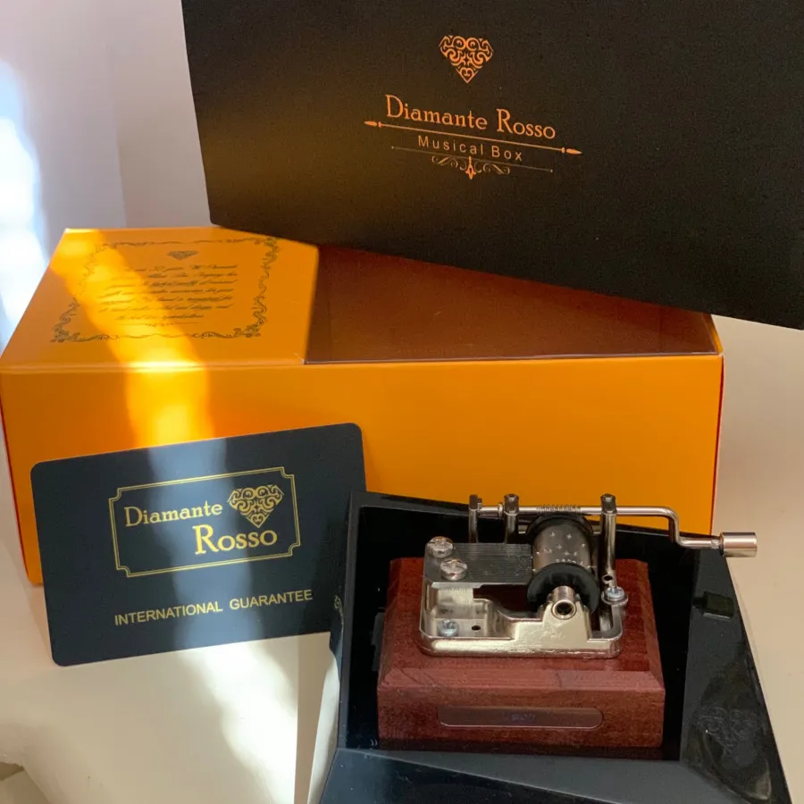 جعبه موزیکال همراه باکس