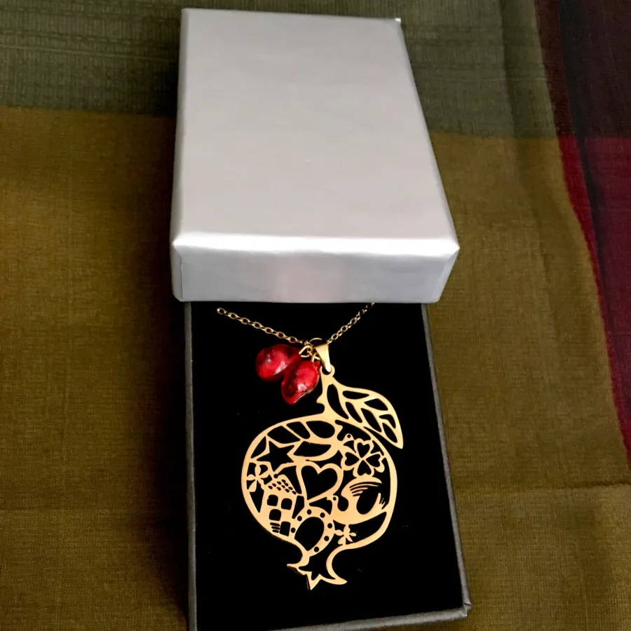 گردنبند یلدا