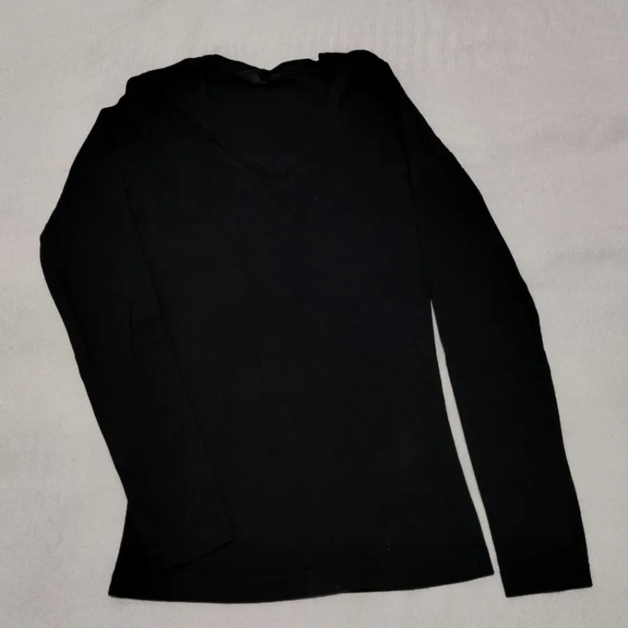 بلوز مشکی بیسیک