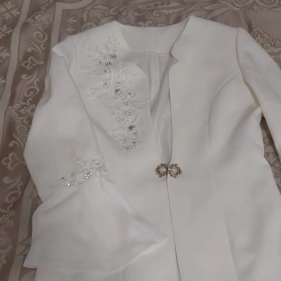 کت و شلوار سفید