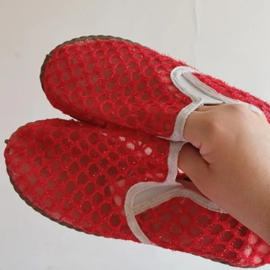 کفش های قرمز