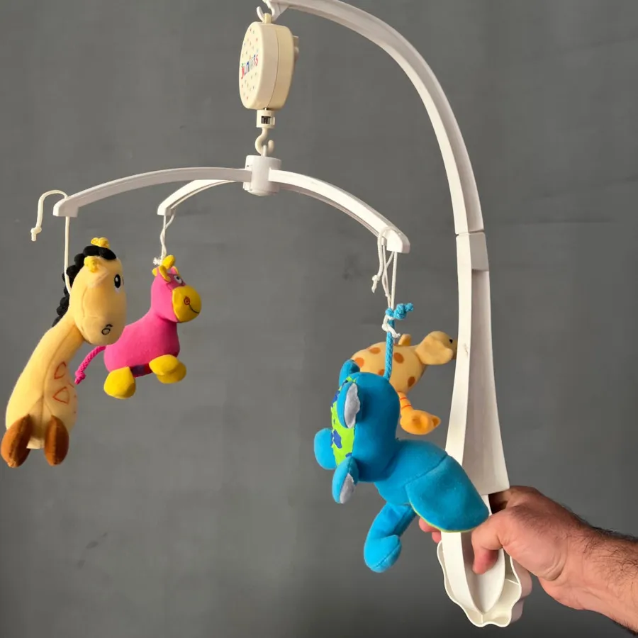 آویز بالای تخت