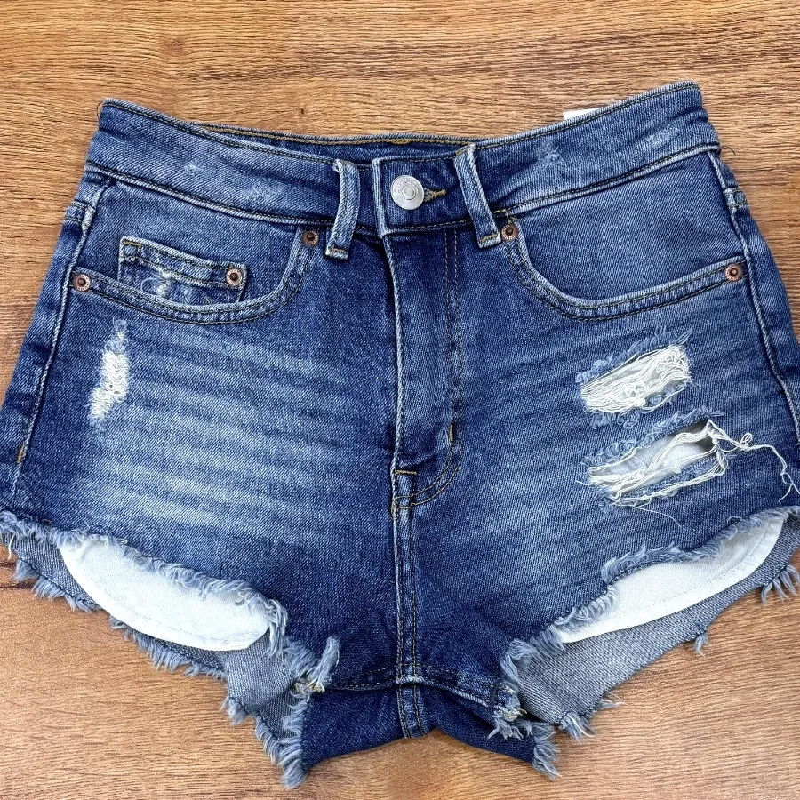 شورتک برندH&m