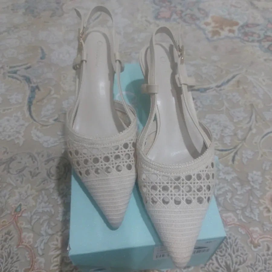 کفش پاشنه دار