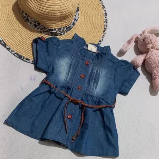 پیراهن نوزادی