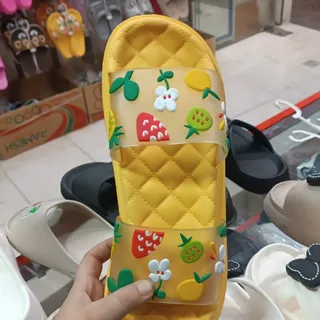 دمپایی زنانه