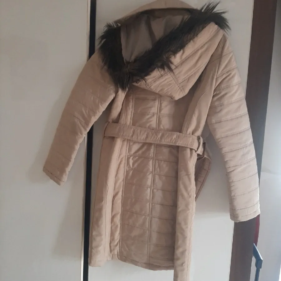 بارانی کرم رنگ