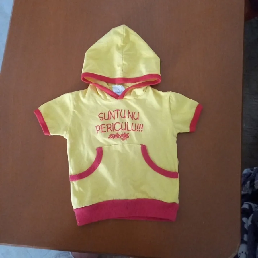 تیشرت کلاهدار