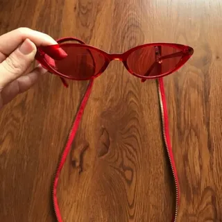 عینک و بند عینک