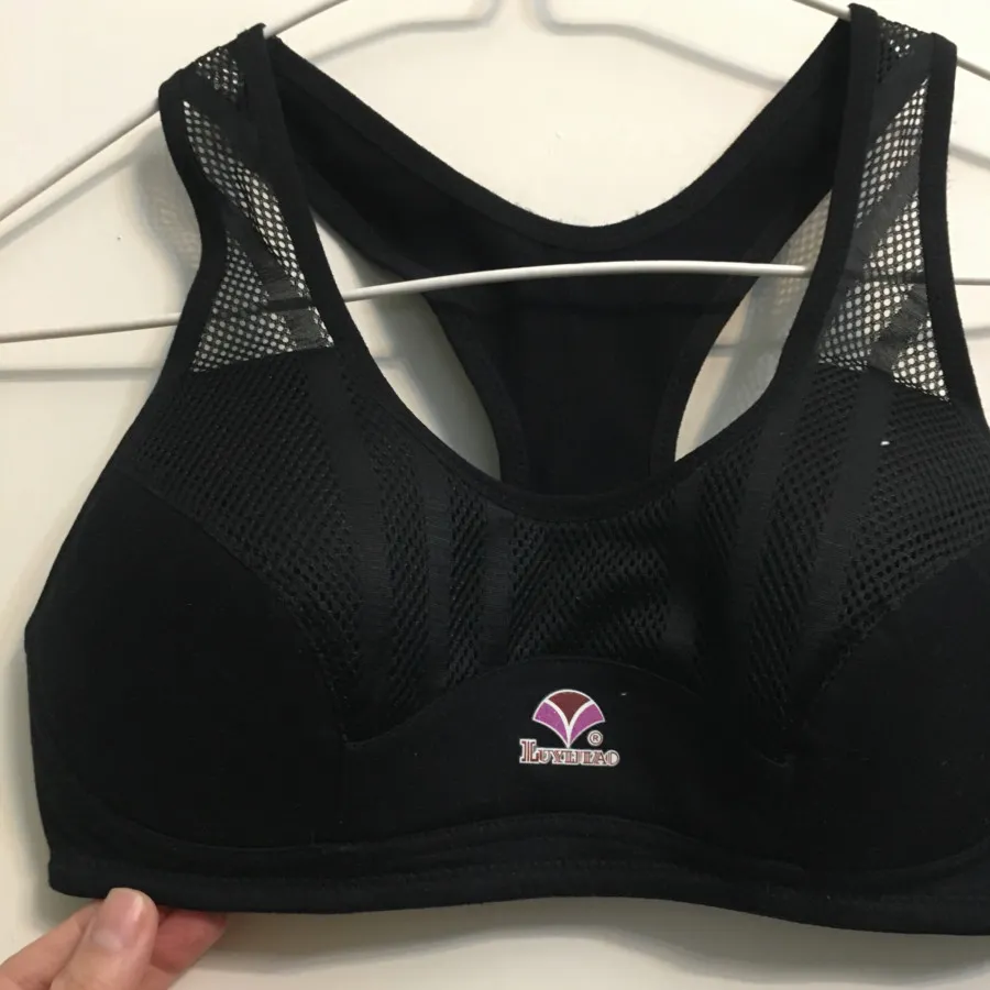 نیم تنه پشت قهرمانی