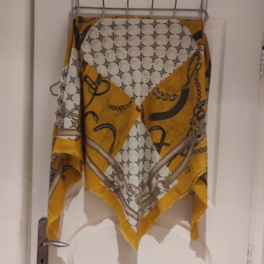 روسری نخی قواره بزرگ