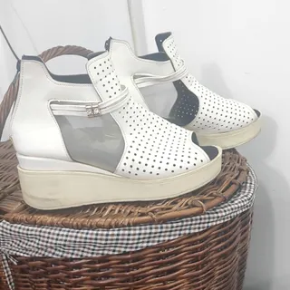 کفش تابستانی