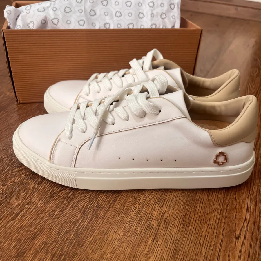 اسنیکر سفید برند سالیان