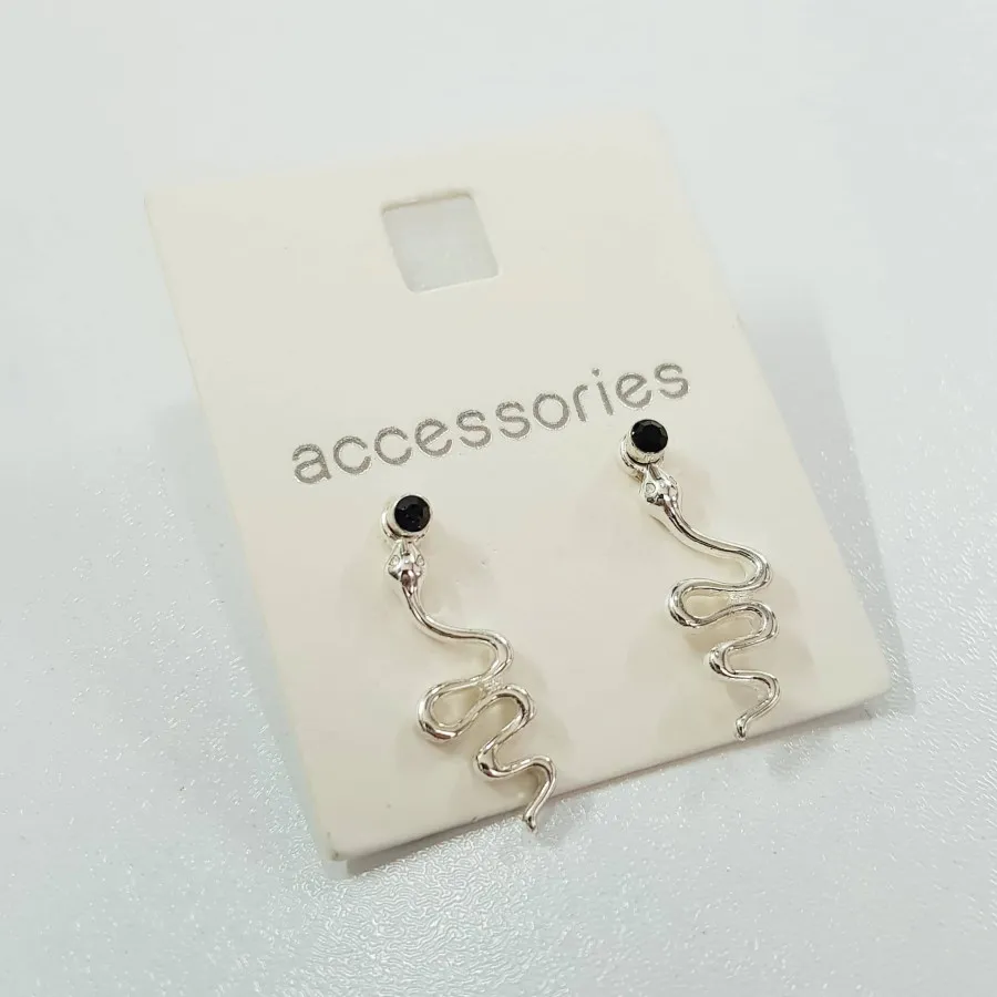 گوشواره طرح مار نقره ای