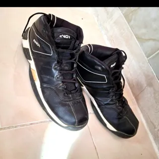 کتونی برند اند وان