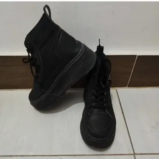 نیم بوت لژ دار