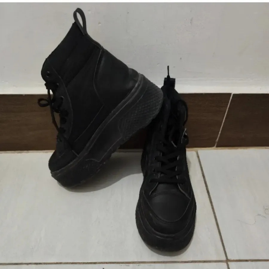 نیم بوت لژ دار