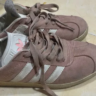 کفش ادیداس