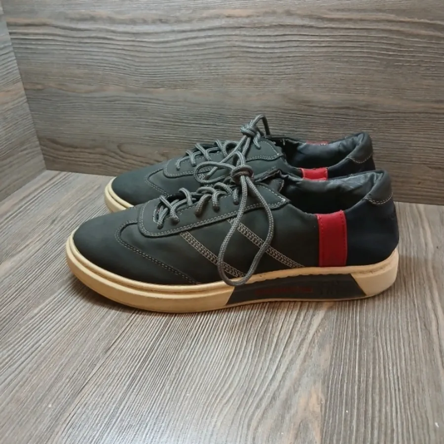 کتونی پسرانه