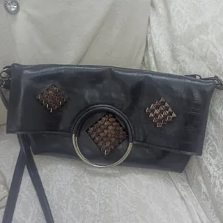 کیف مشکی دسته فلزی