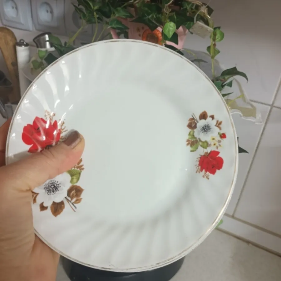 سرویس گلسرخی  قدیمی