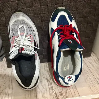 دو جفت کفش اسپرت