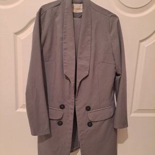 سه تکه کت و شلوار و شال