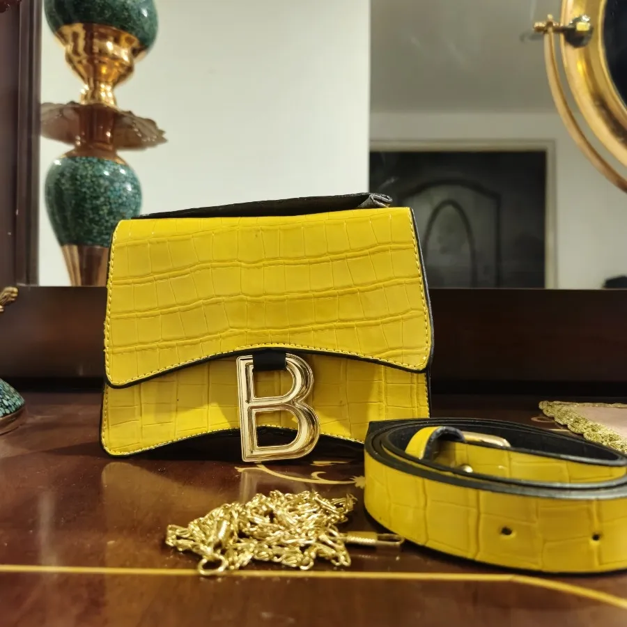 کیف ورنی دوشی و کمری ترک