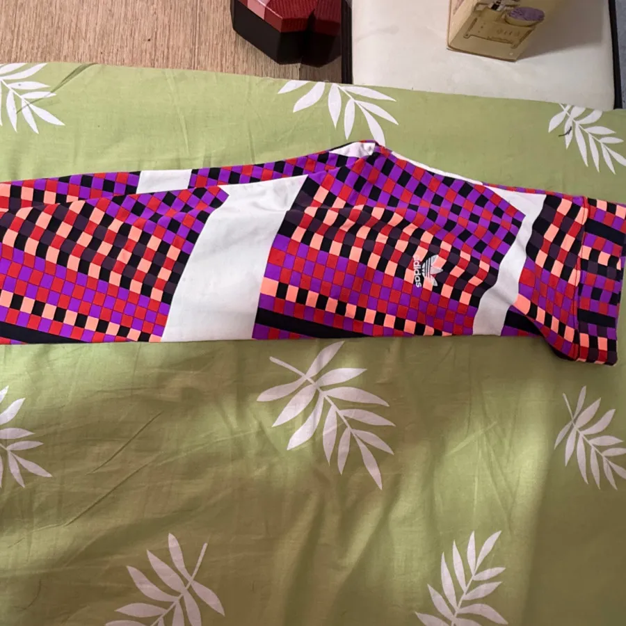 لگ ورزشی ادیداس