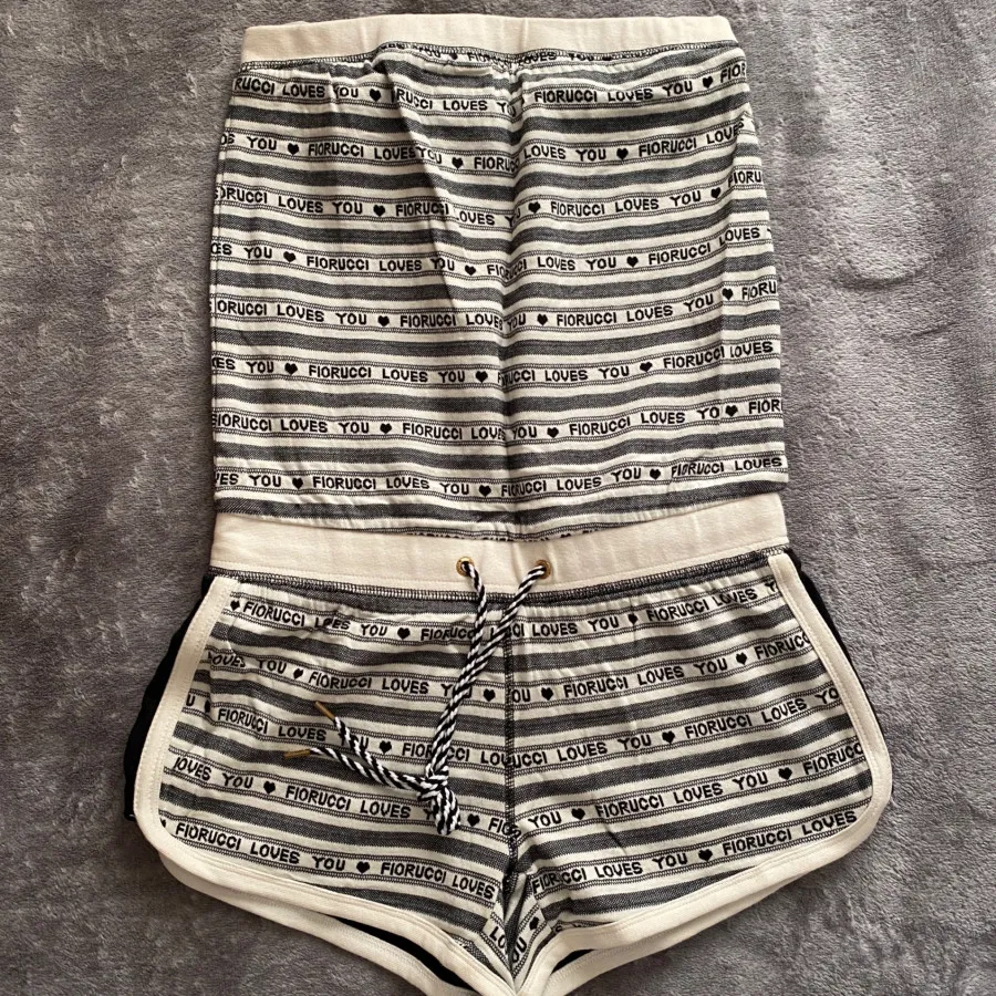 بیلرسوییت یا نیمتنه شورتی