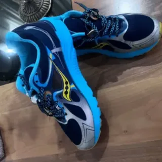 کفش کتونی ساکنی