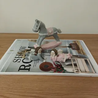 مجسمه اسب و فرشته