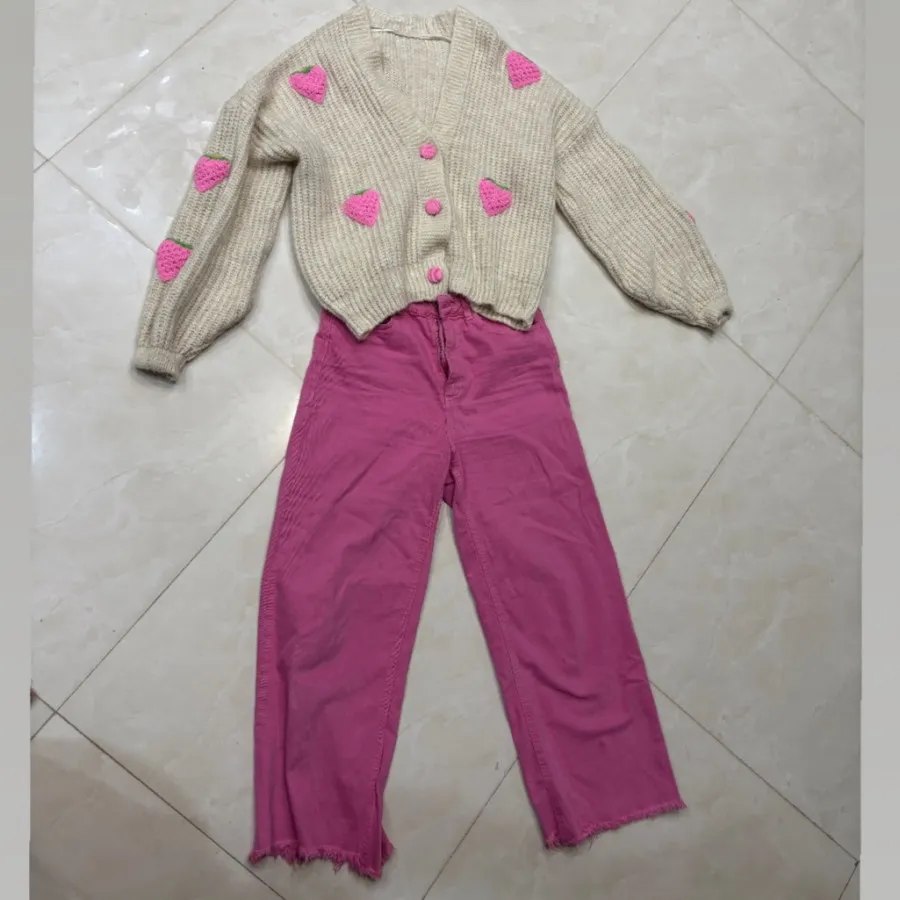 بافت توت فرنگی با شلوار