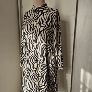 پیراهن زبرا