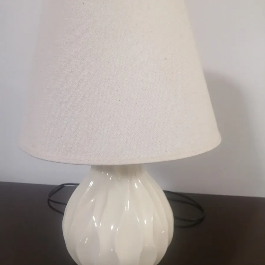 آباژور اتاق خواب