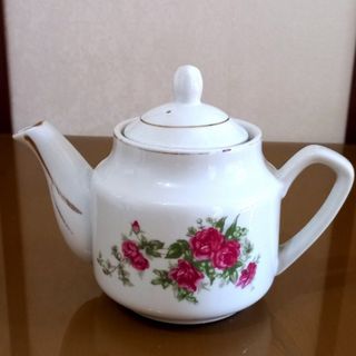 قوری گل سرخی