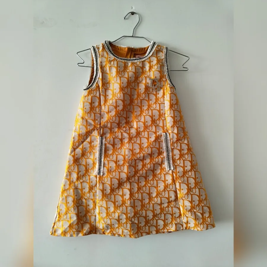 پیراهن دخترانه