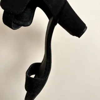 پاشنه بلند مینیمال