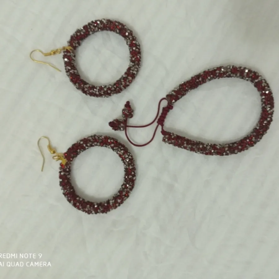 گوشواره و دستبند