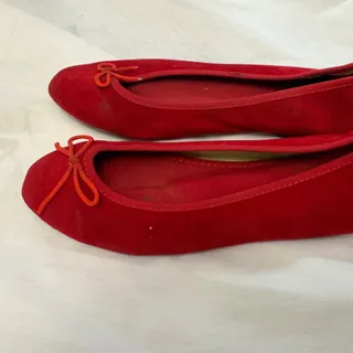 کفش گوجه ای برند منگو