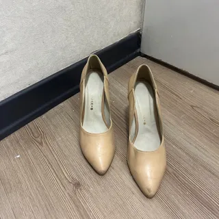 کفش پاشنه بلند